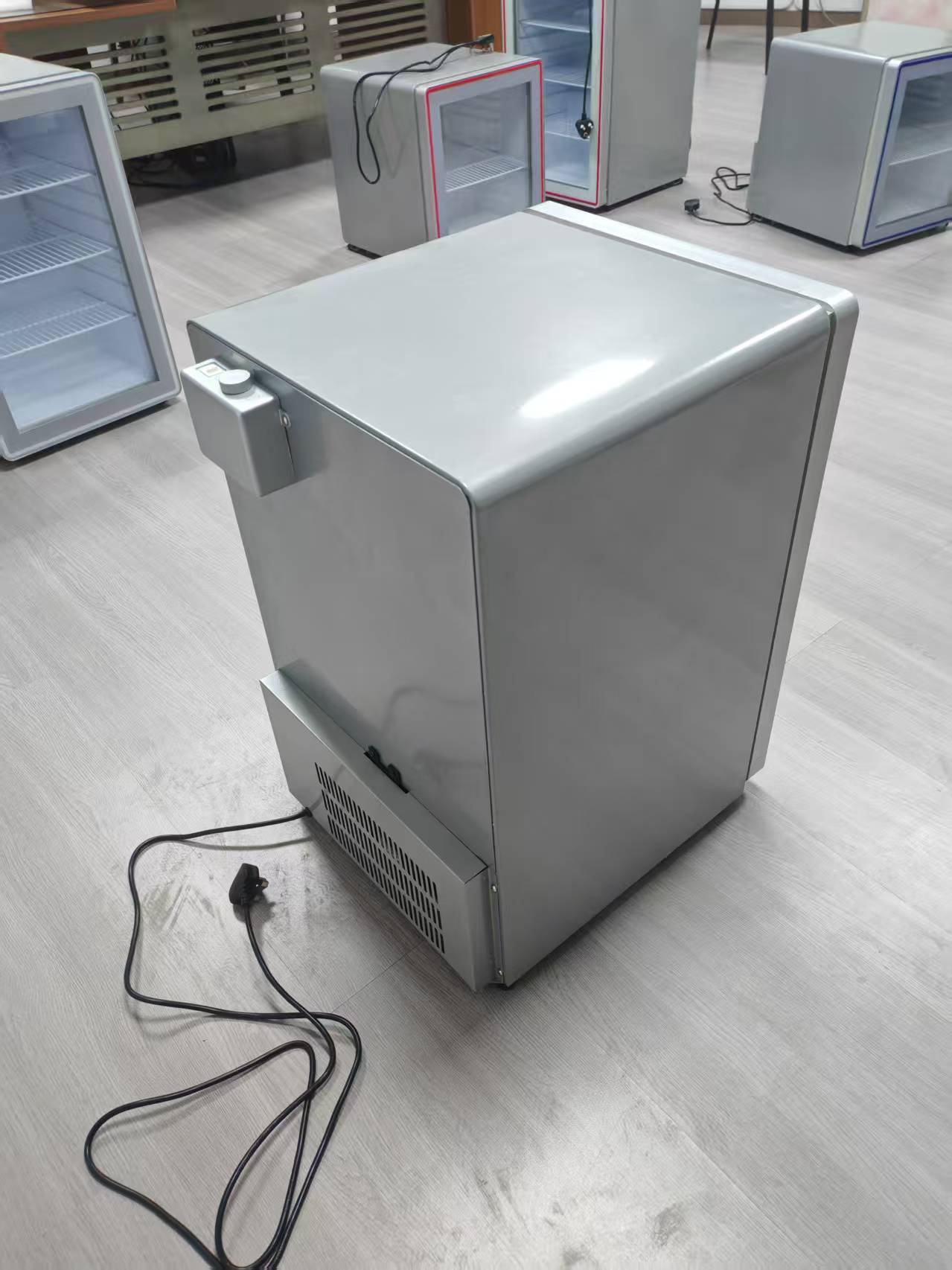 Witryna na napoje do hotelu, k – Glass Cabinet Display recenzja i cena